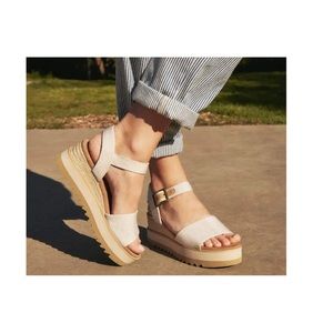 NEW TOMS Diana Sandals, Size 8, Tan color